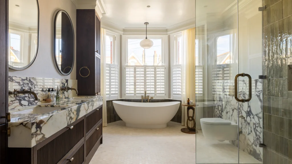 Project_London_I’m Obsessed With Arched Showers